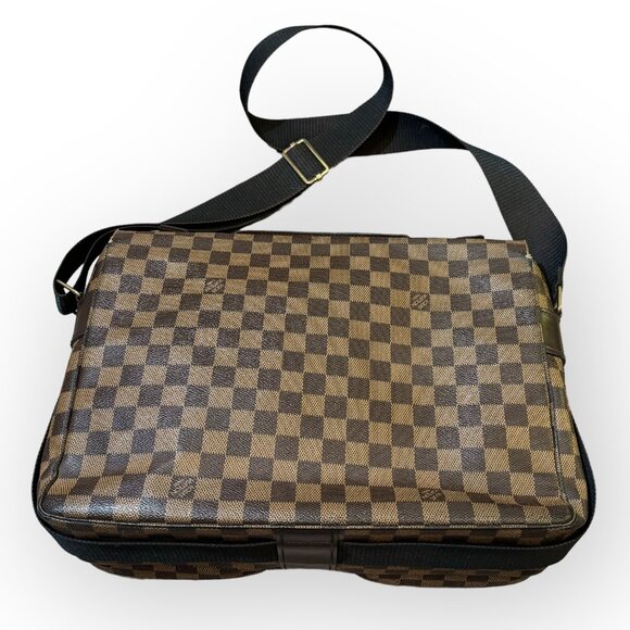 Louis Vuitton Brown and Red Messenger Bag with Iconic Design - Picture 2 of 14